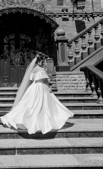 Весільна сукня, атласна