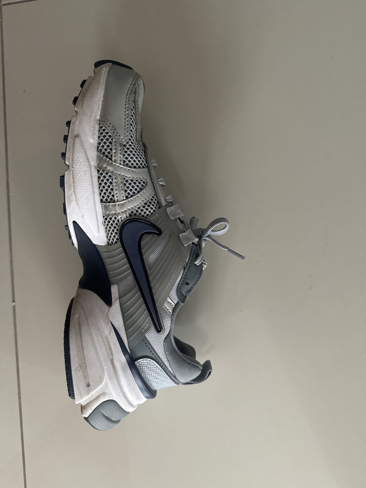 Trampki Nike V2K Run