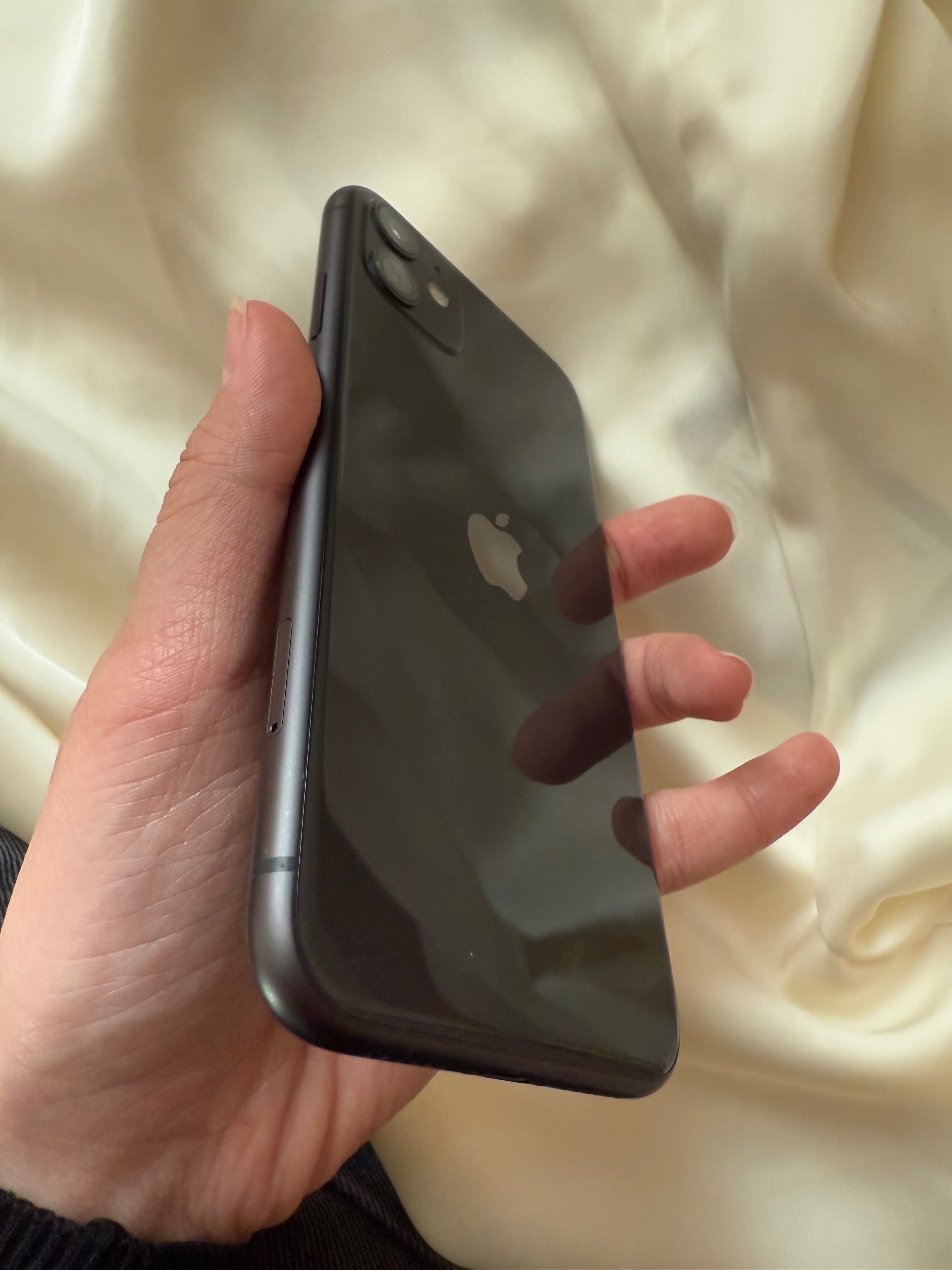 iPhone 11, 128 Gb (Б/У)