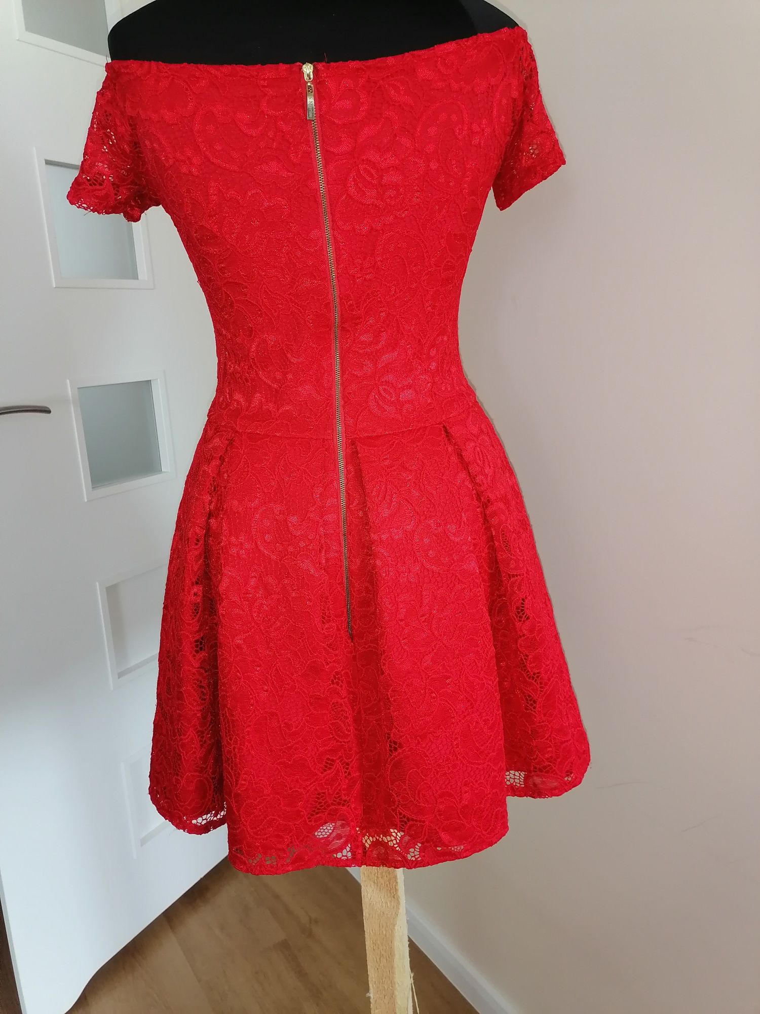 Sukienka hiszpanka, piękny czerwony kolor,  z koronki