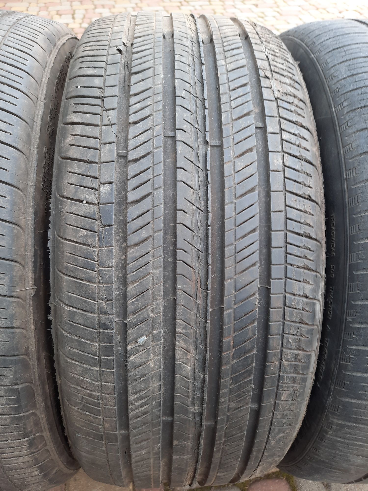 Комплект 235/40R19 Goodyear Hankook