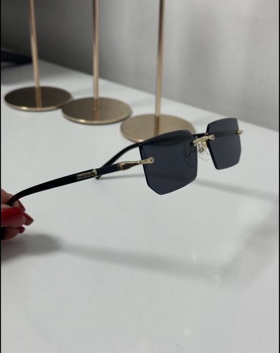 Классические очки в стиле gucci в золотой оправе