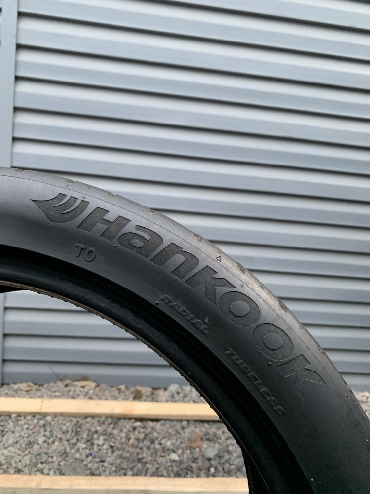 Комплект літніх шин Hankook 235/40 R19 Ventus S1 Evo 3