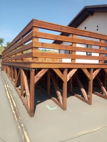 Taras drewniany na konstrukcji