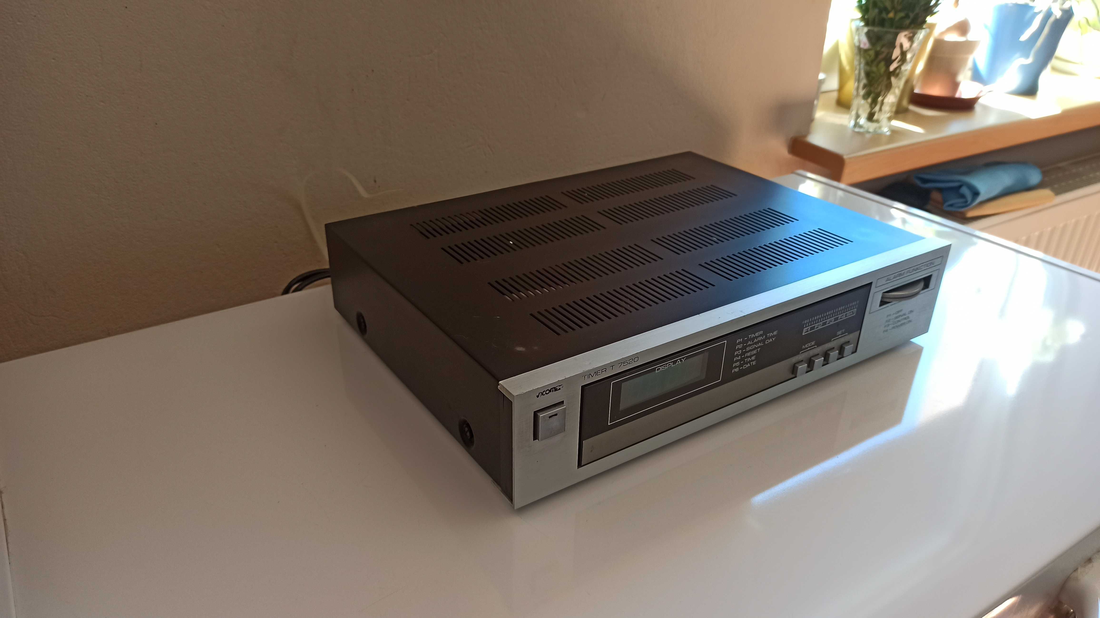 Timer zegar cyfrowy Unitra do wieży Midi Diora Vicomed T-7520 srebrny