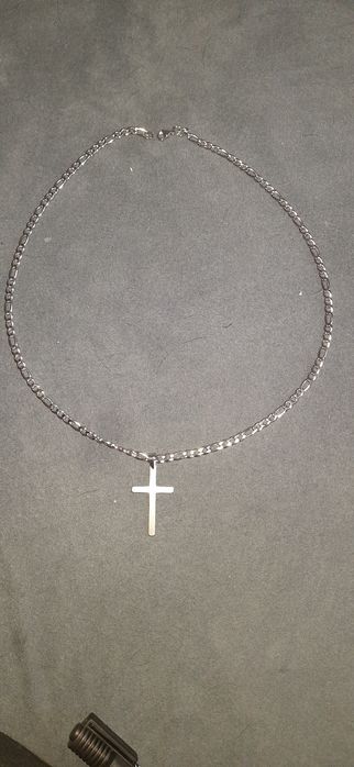 Łańcuszek z krzyżykiem