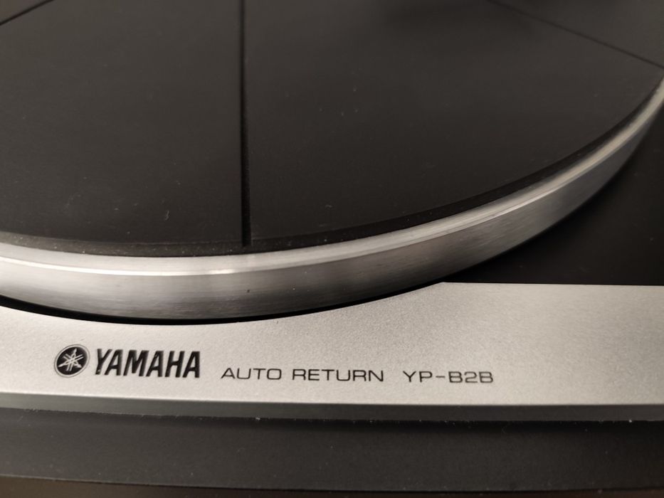 Gramofon vintage Yamaha YP-B2B