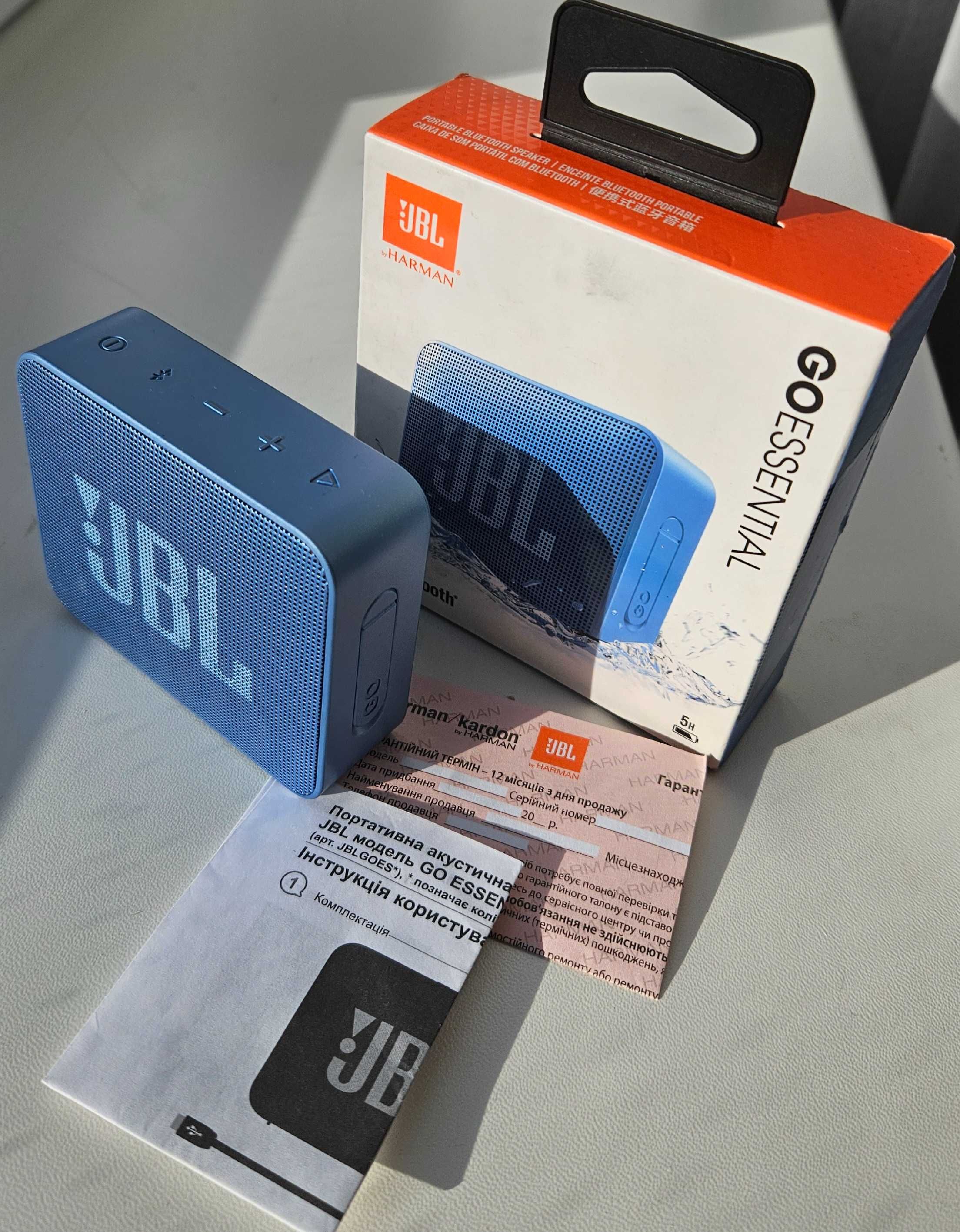 Акустична система (Bluetooth колонку) JBL Go Essential Blue