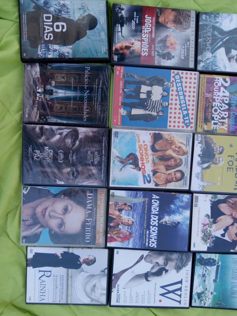 30 DVDs incluindo seis dias