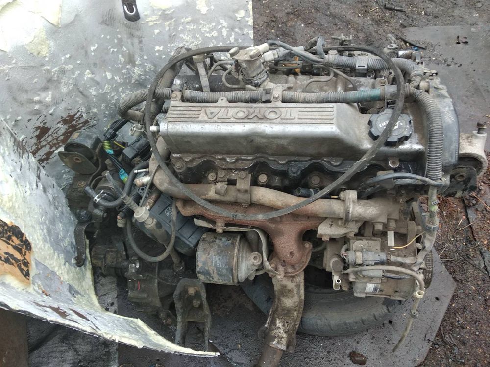Мотор двигун з навісним з Toyota corolla  1.8 e90