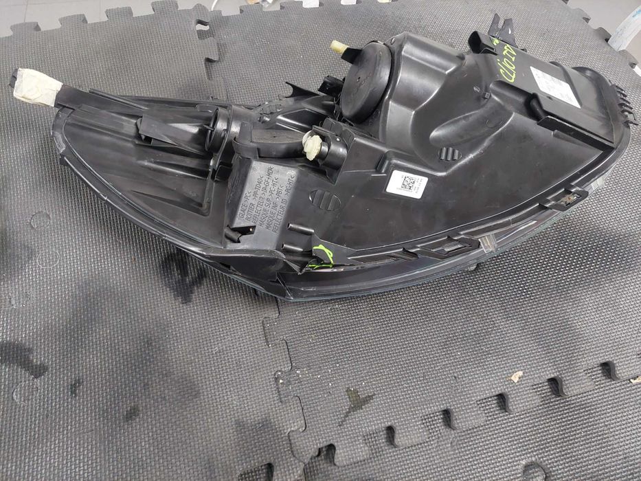 farol esq Renault Clio iv