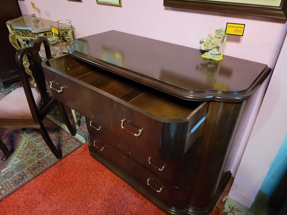 Grande cómoda - Muito bom estado geral