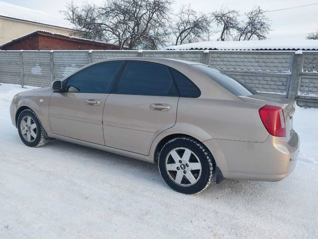 Продам Chevrolet Lacetti на автоматі в дуже гарному стані