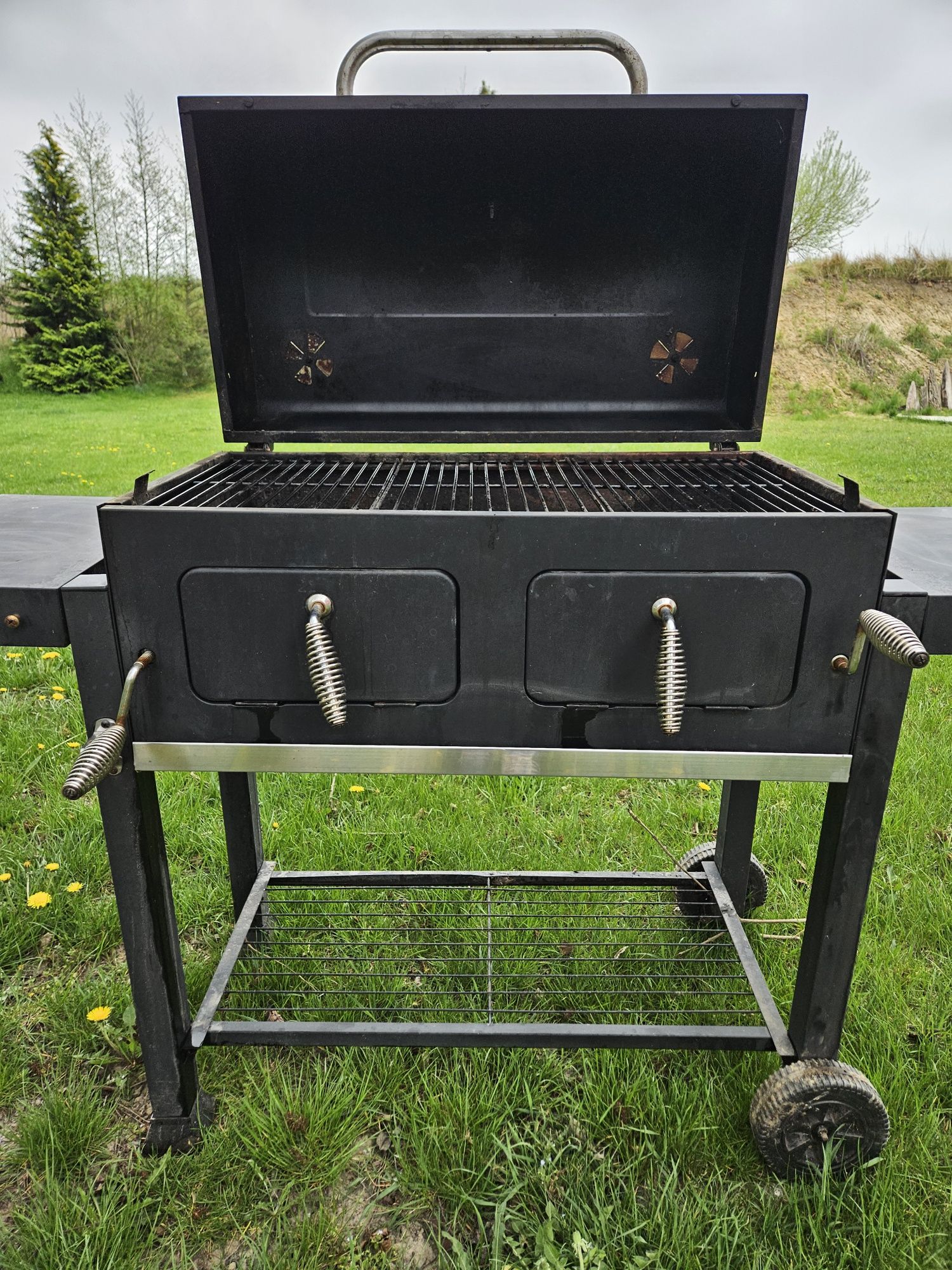 Grill Landmann węglowy