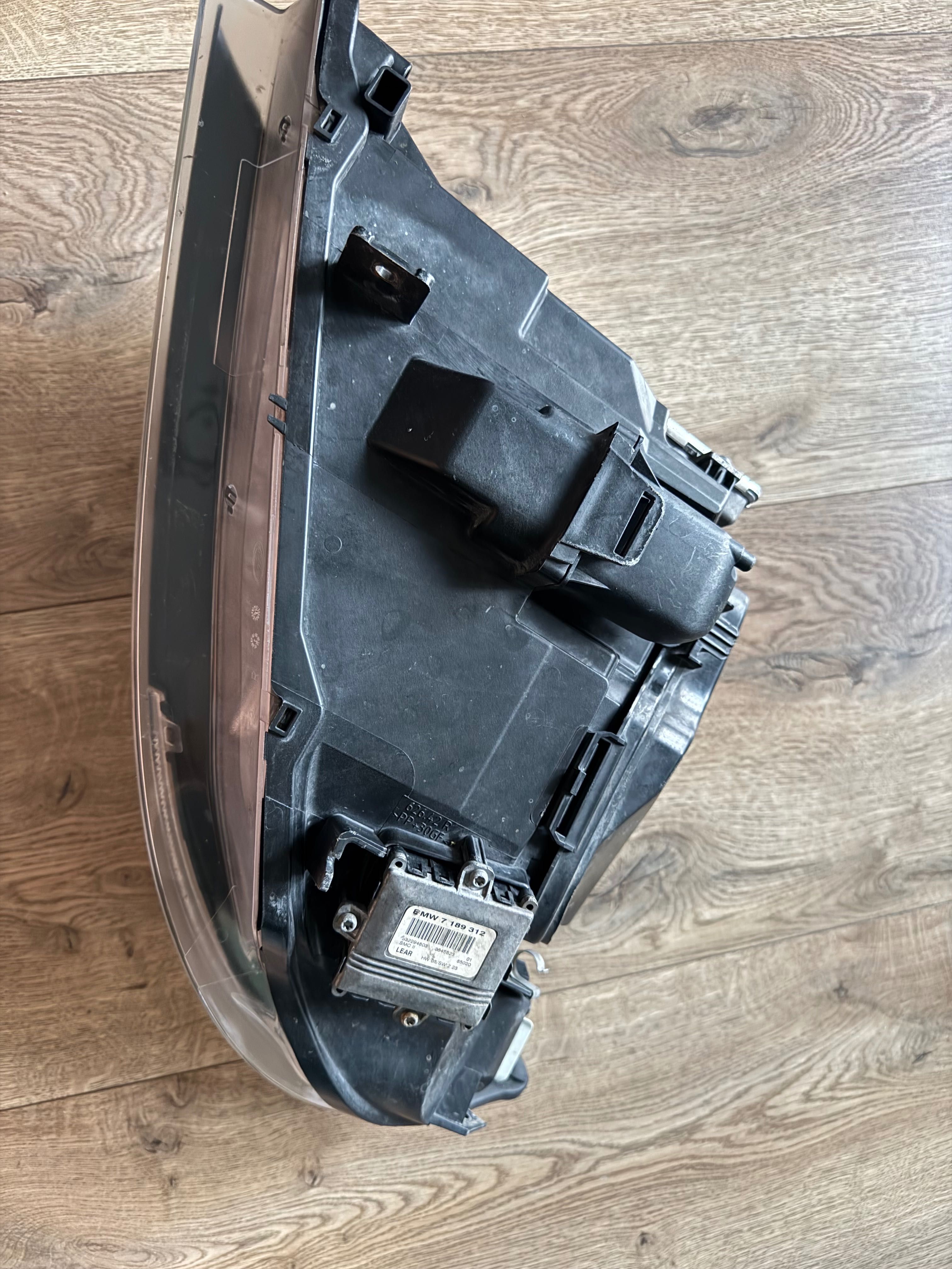 Lampa Bi Xenon Skrętny Dynamic Europa Prawy Przedlift BMW e90