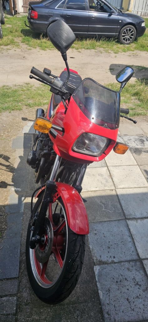 Kawasaki GPZ 550 unii trac