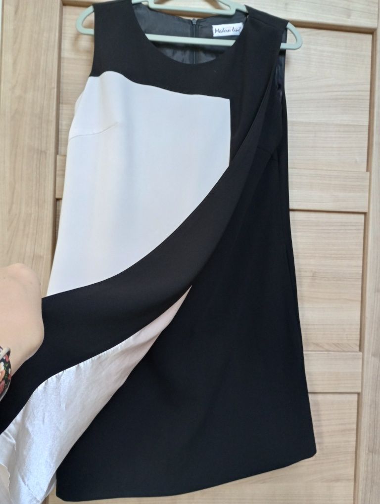 Czarno-biała sukienka