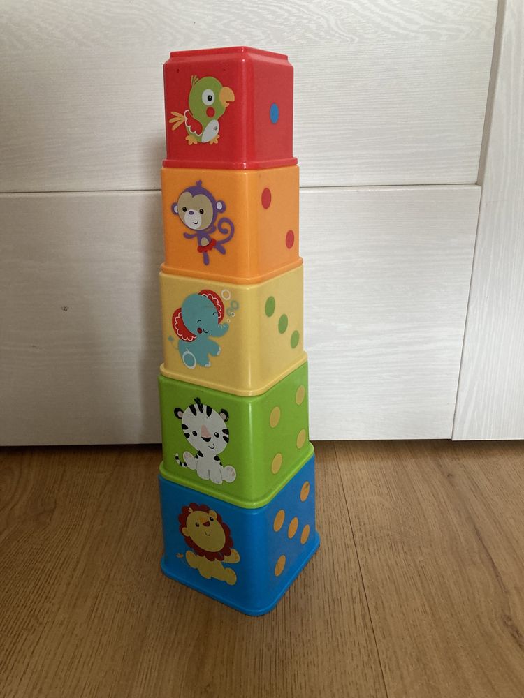 FISHER PRICE KLOCKI ODKRYWCY piramidka kubeczki 6m+