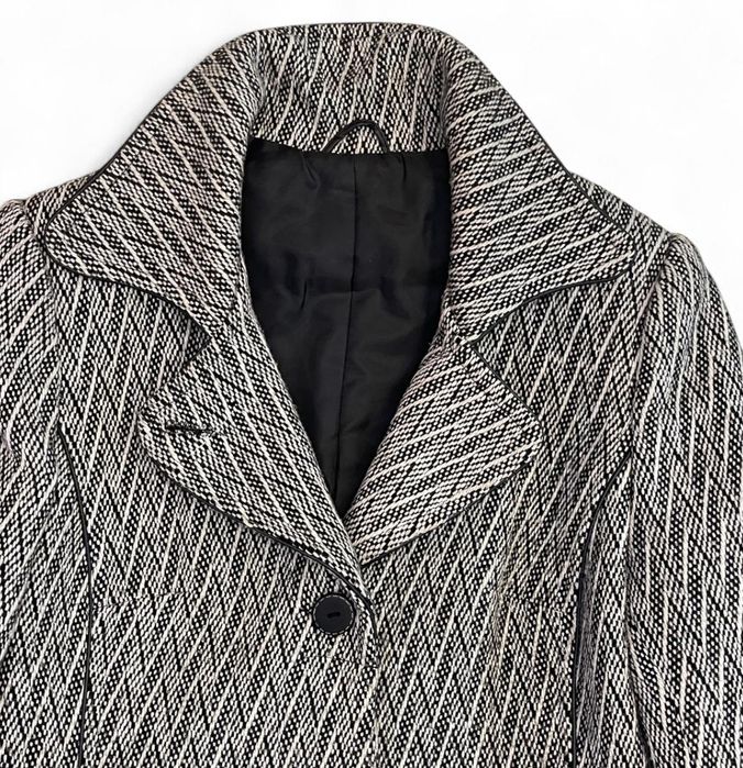 Пальто жіноче осіннє 52р. чорно-білого кольору б/у