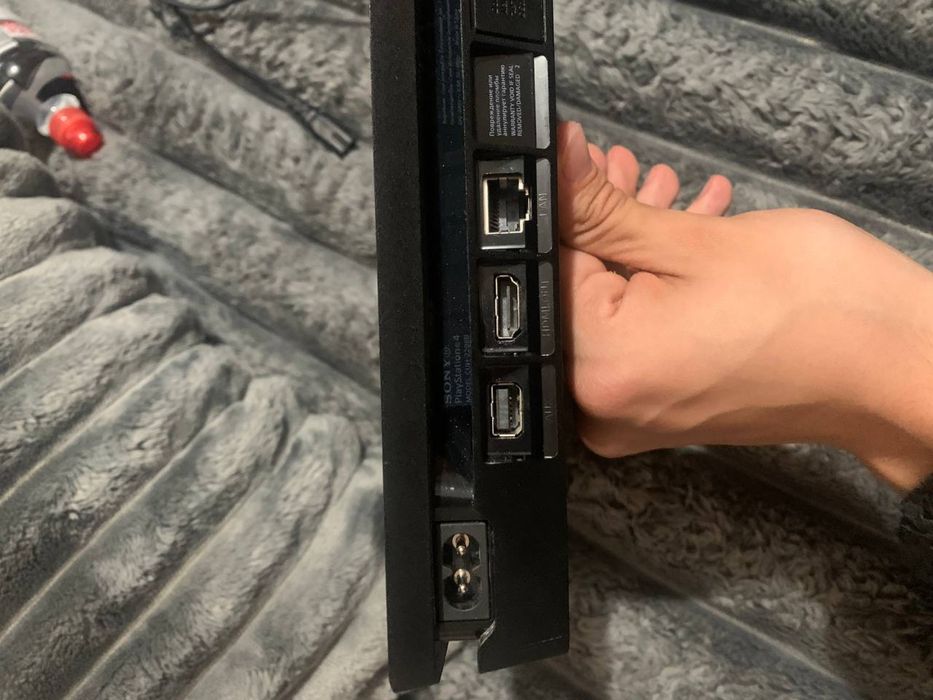 Продам ps4 slim на 500гб