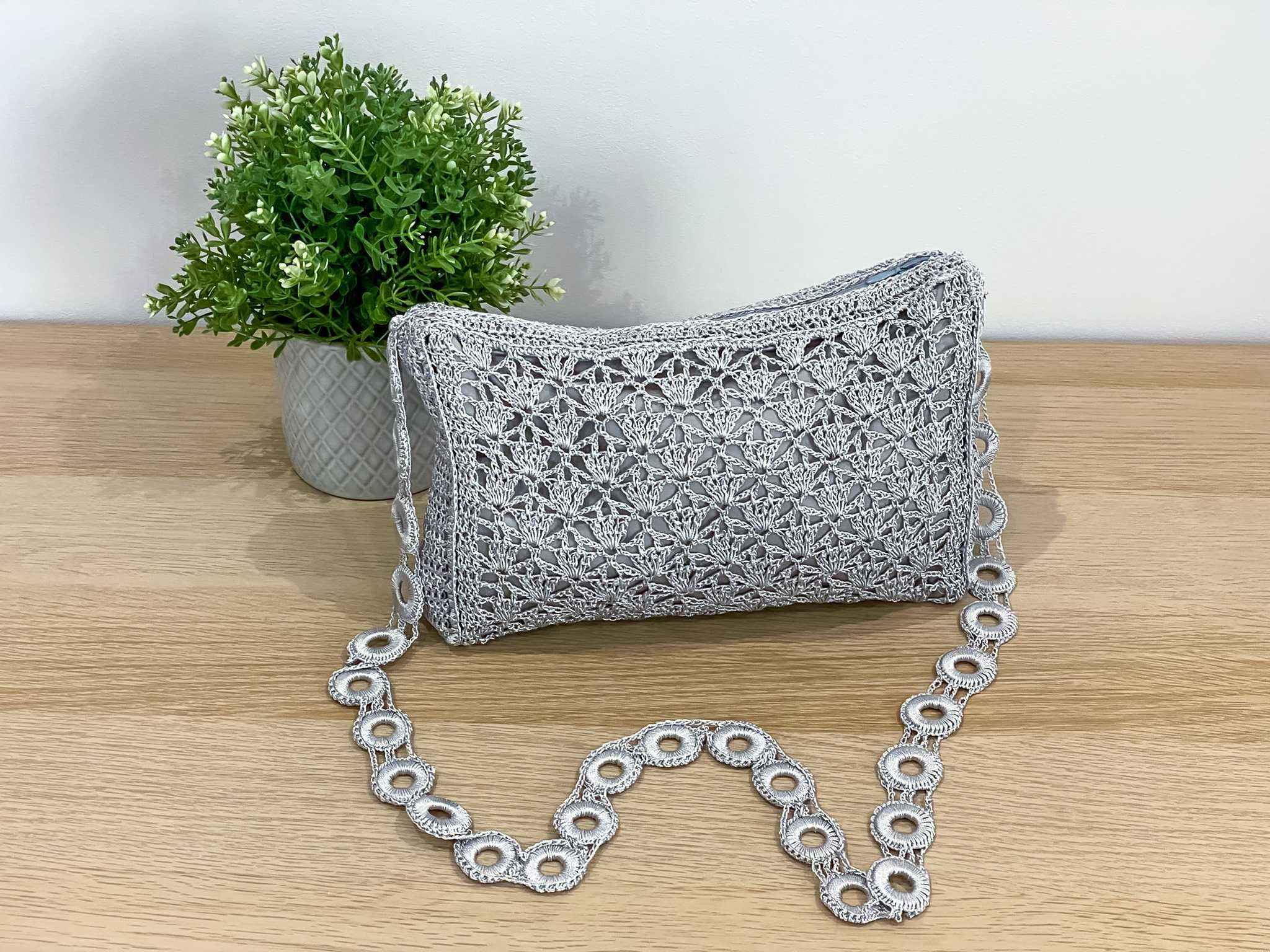 Torebka w kolorze srebrnym, handmade