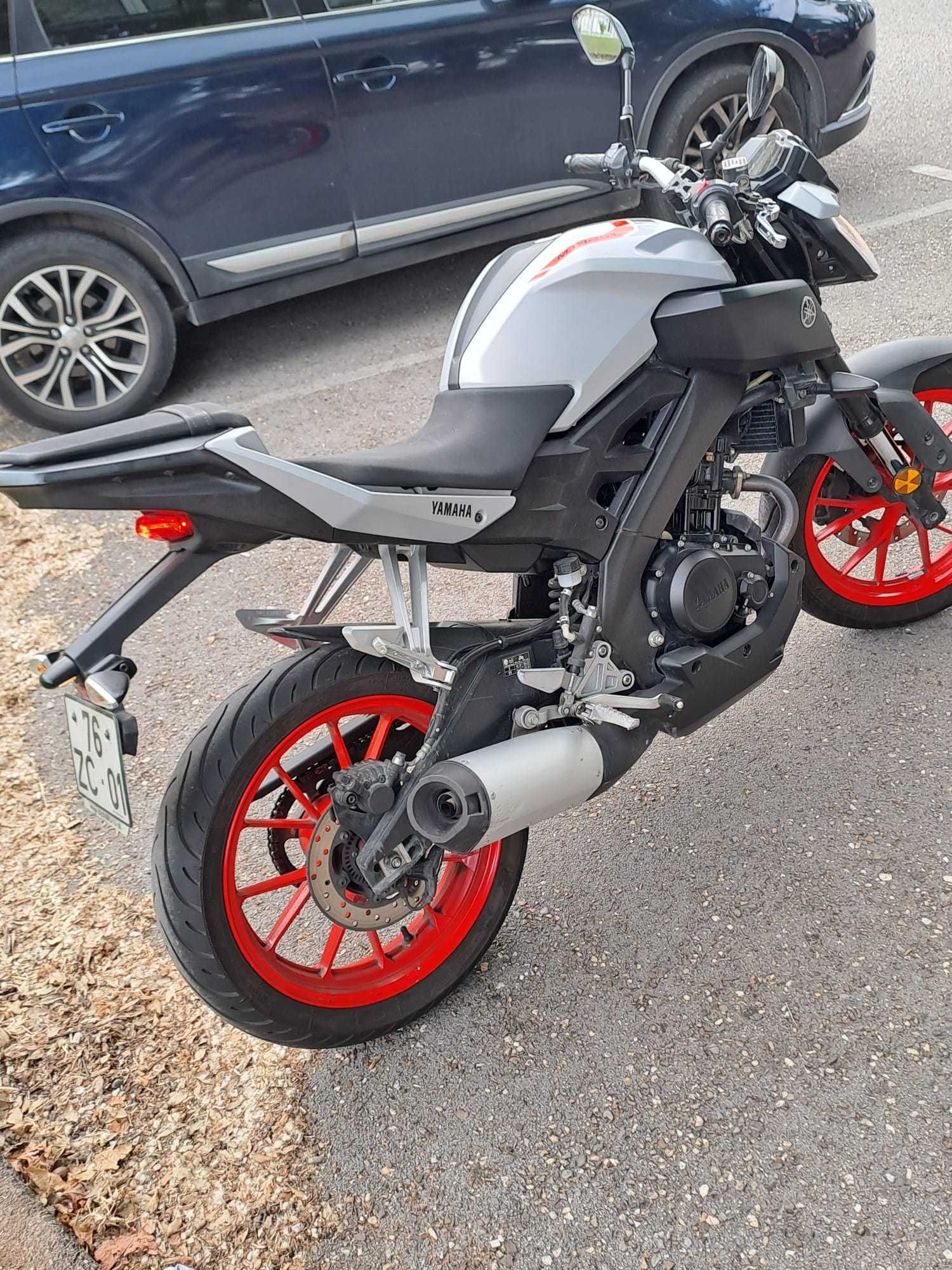 Yamaha MT125 Cinzenta Vermelha de 2019