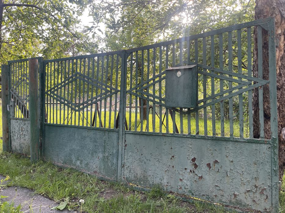 Продам ворота з каліткою і стовпами