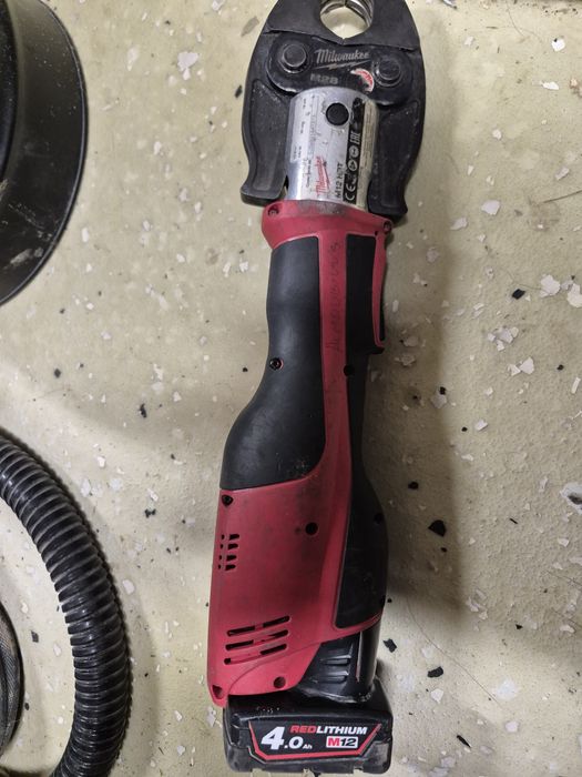 Milwaukee M12HPT Zaciskarka