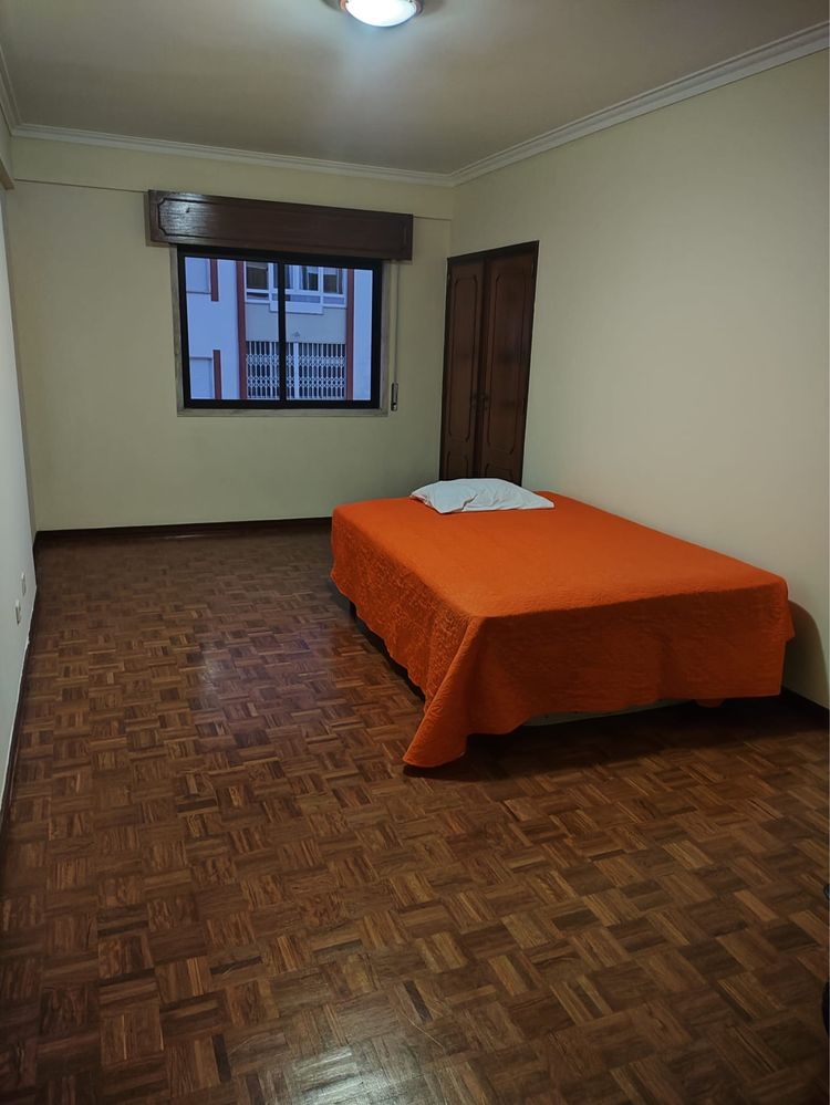 QUARTO PARA ARRENDAR