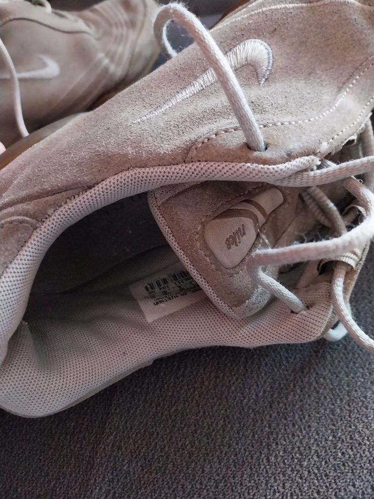 Zamszowe męskie buty nike