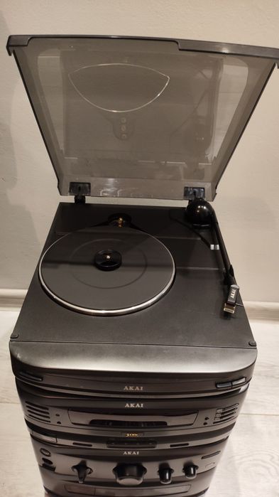 Wieża Akai AX-590 pilot i gramofon