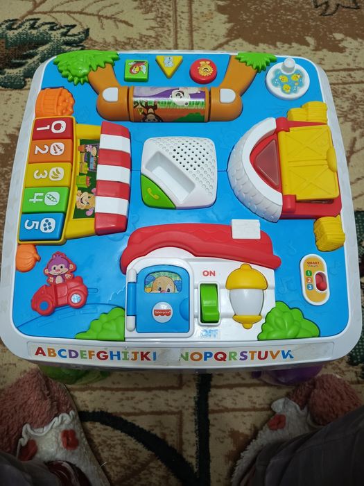 Продам дитячий музичний столик