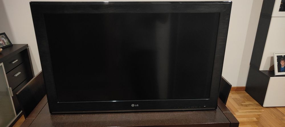 Televisão LG impecável