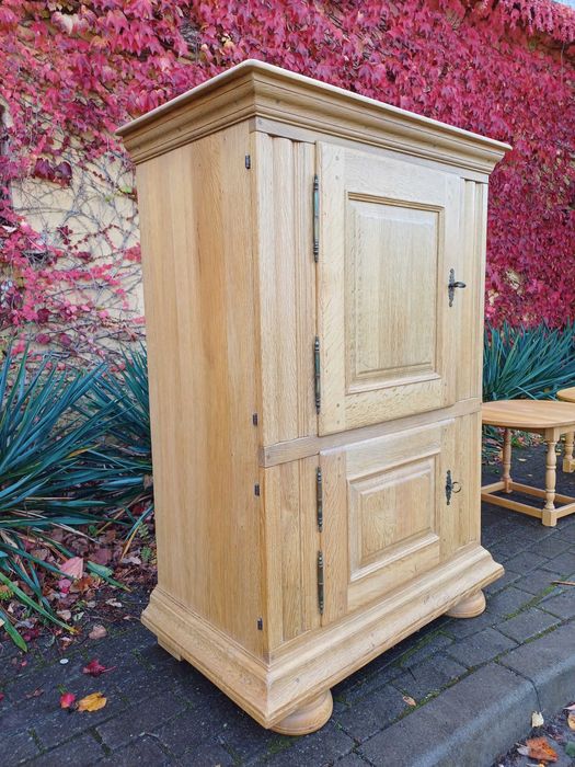 Dębowa szafka na telewizor bieliźniarka komoda