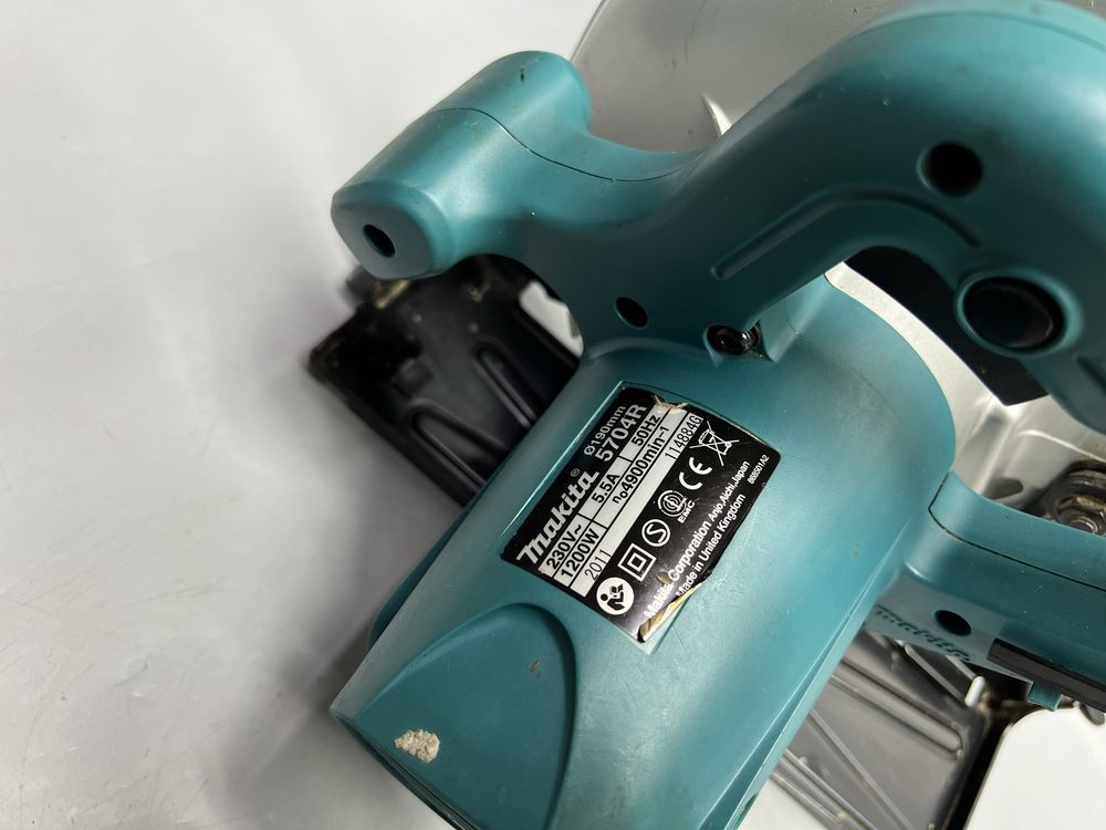 Дисковая пила Makita 5704R Оригинал Англия + новый диск