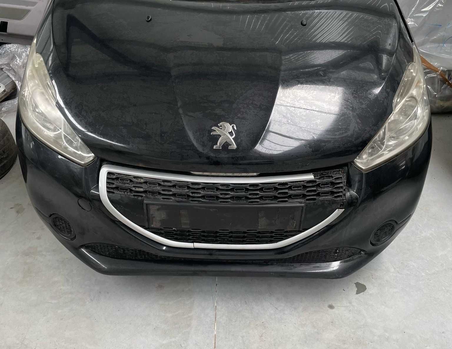 Peugeot 208 1.4 HDI Ano: 2012 para peças