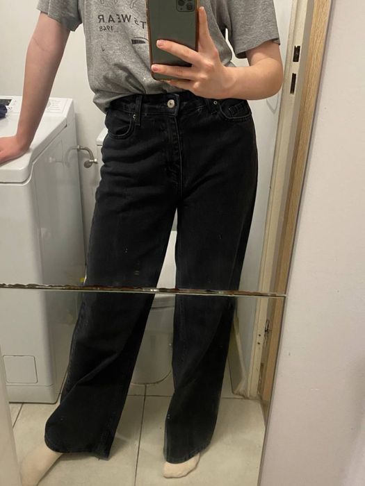Джинси чорного кольору