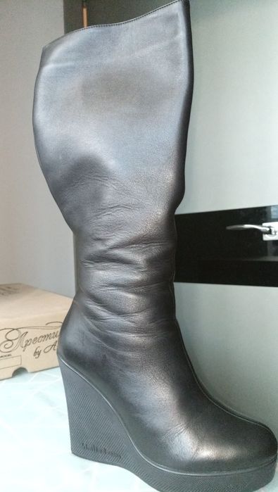Зимові чоботи, шкіра, по устілці 24,5 см, ідеальний стан,зручні.