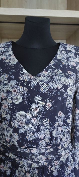 Mohito Kobieca sukienka w kwiaty z długim rękawem Rozm. XL / 42