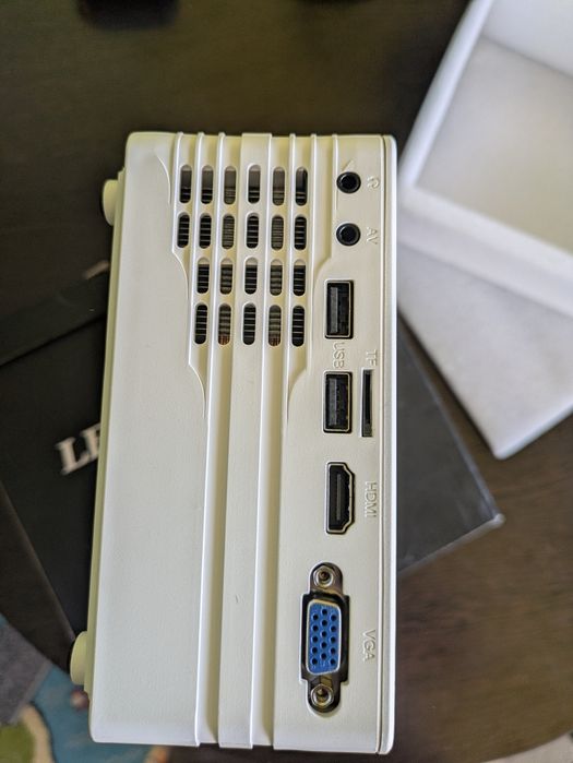 Продам проектор для домашнього кінотеатру з підтримкою 3D та FullHD