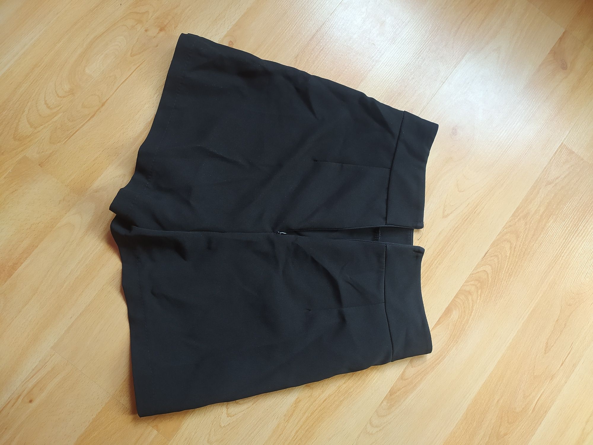 Nowe spodnico spodenki