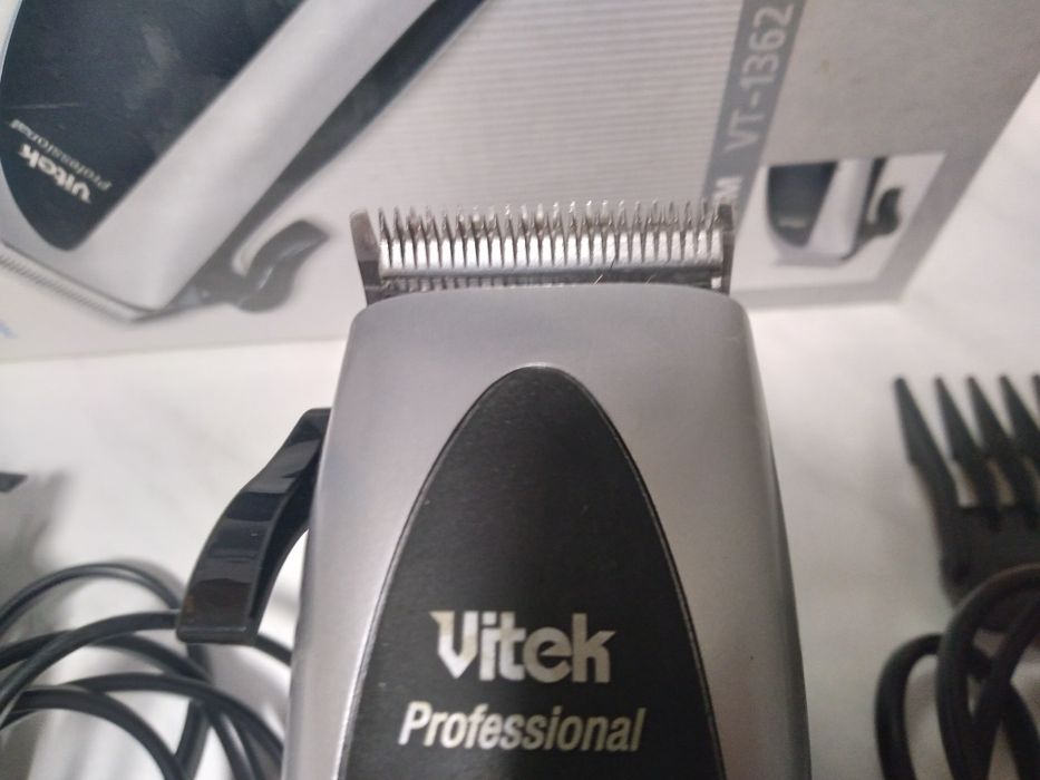 Цена за пару. Машинки для стрижки волос Vitek Magio