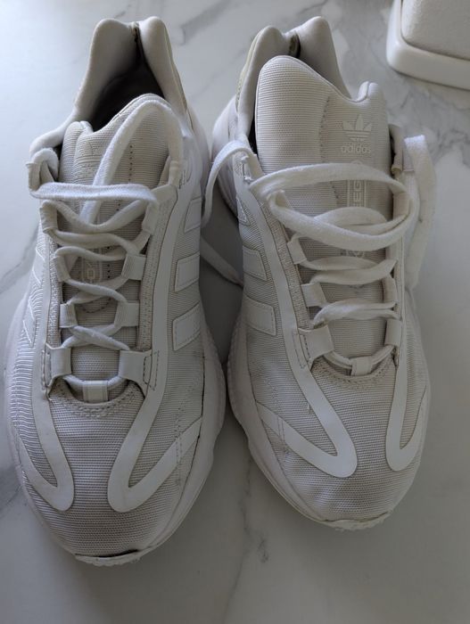 Оригінальні брендові кросівки Adidas в хорошому стані..