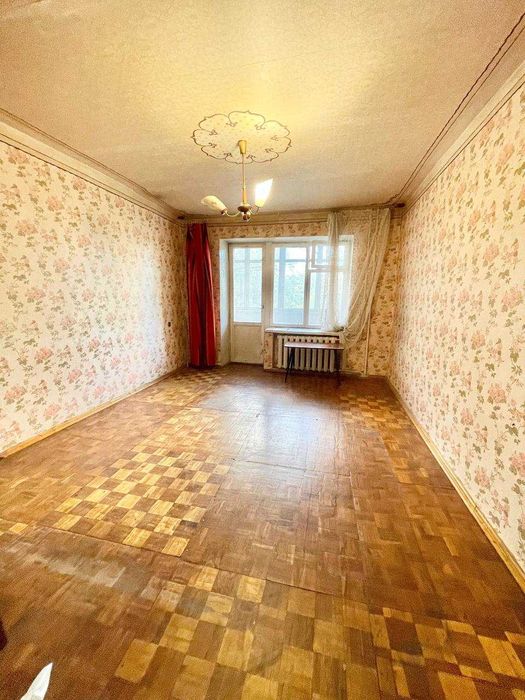 Продам  велику 3к квартиру  пр О.Поля 1/9 низ Кірова