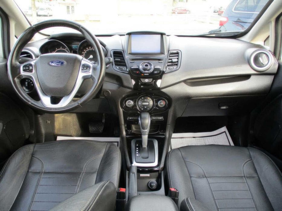 Ford Fiesta Titanium      2015