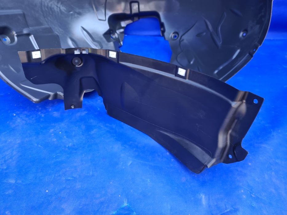 NADKOLE prawe przednie kompletne AUDI A4 B9 8W prawy przód OEM