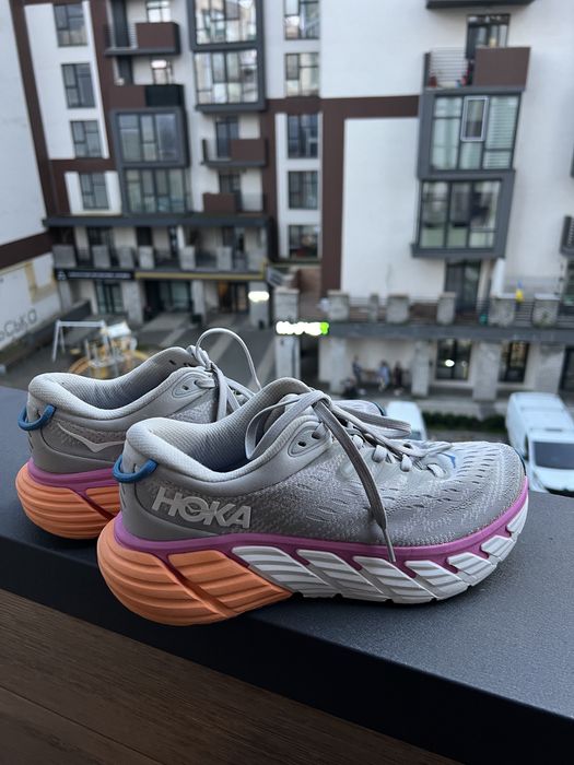 Кросівки Hoka жіночі