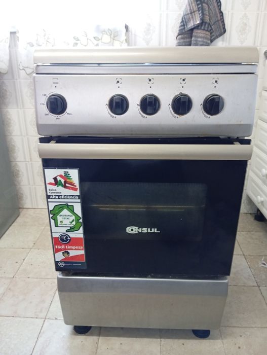 Fogão a GÁS CONSUL 60€.