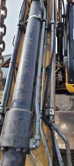 Siłownik górnego ramienia CAT M313D