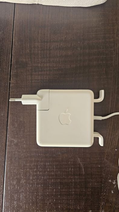 Adaptador e cabo de carregamento USB-C 61W Apple